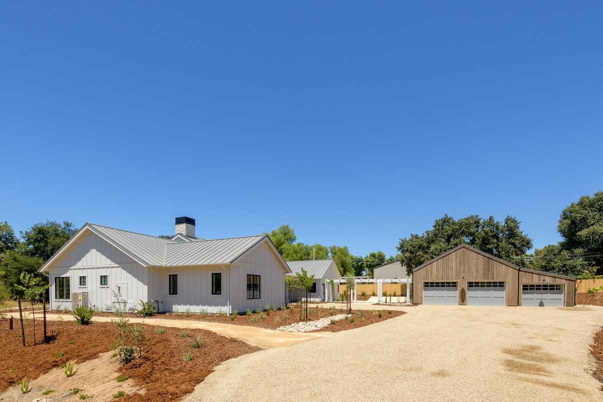 Backyard, Detached Garage, Exterior