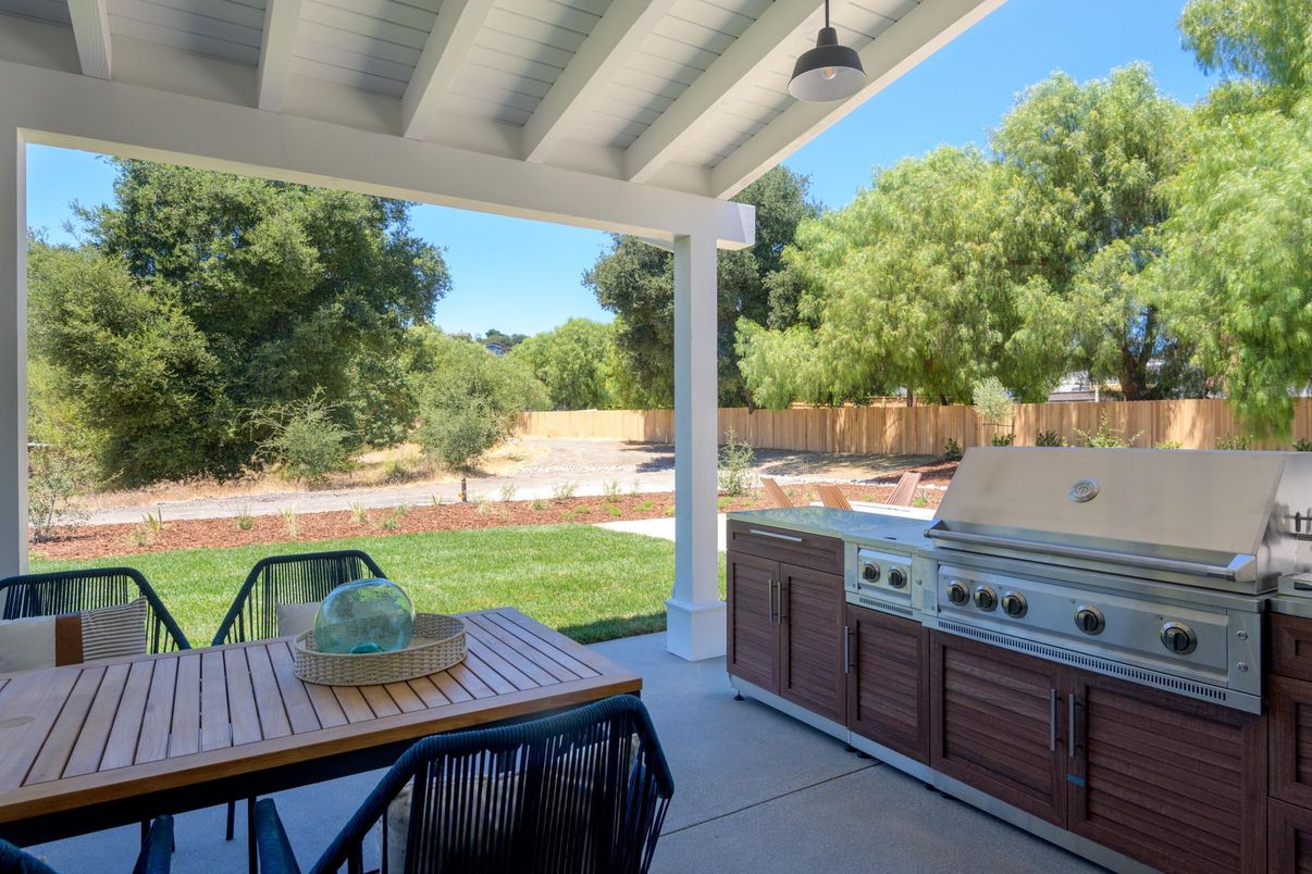 Backyard, Exterior