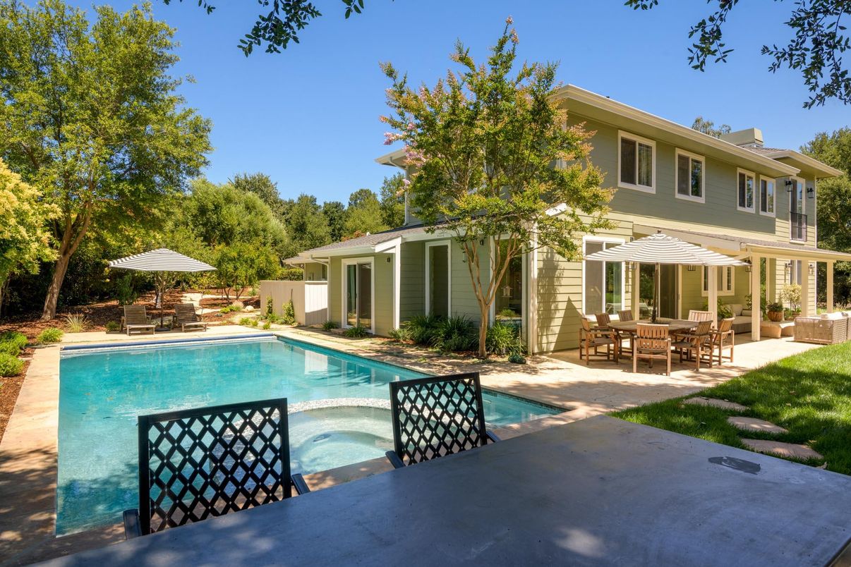 Exterior, Pool