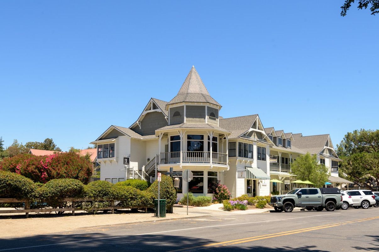 Exterior, Facade, Queen Anne Victorian