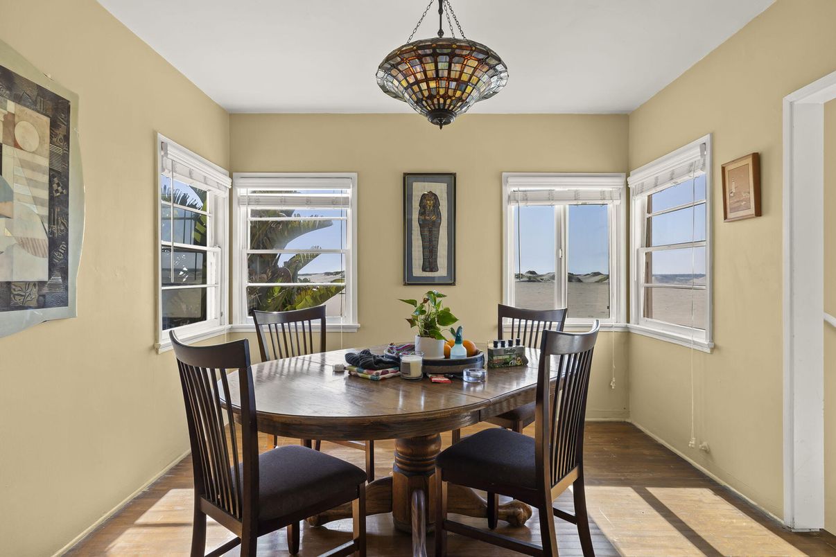 Dining room, Interior, Pendant Lights, Water, Wood Texture Flooring