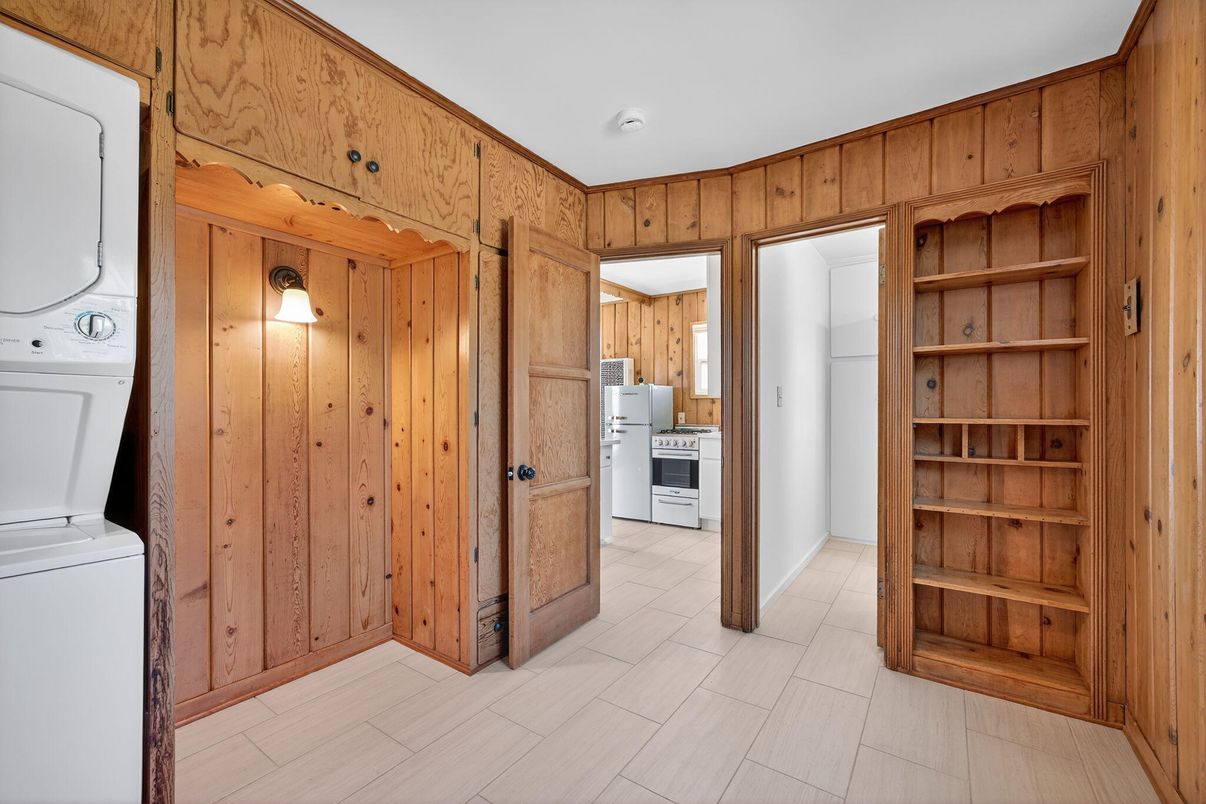 Interior, Washer, Wooden Walls