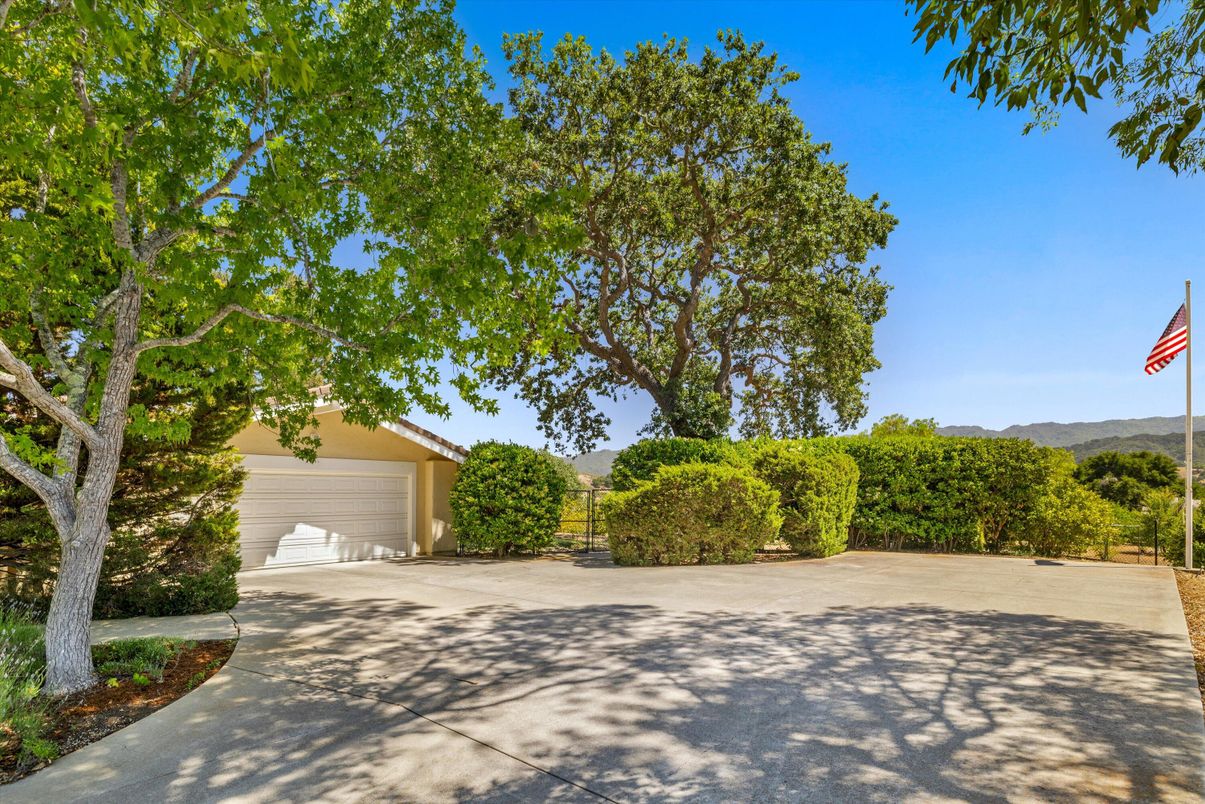 Detached Garage, Exterior