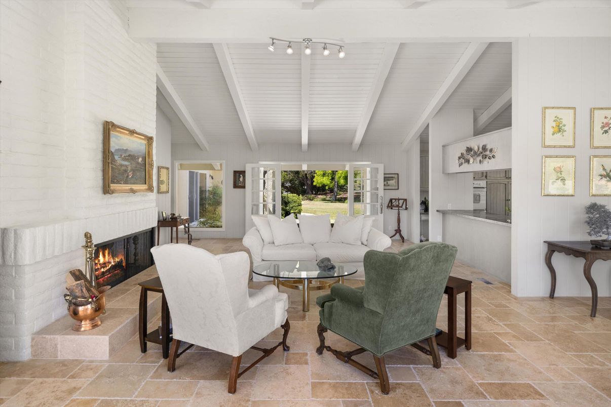 Fireplace, Interior, Living room
