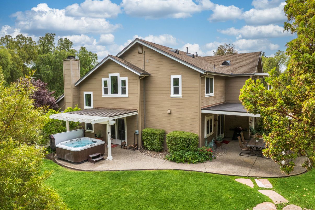 Backyard, Exterior, Hot Tub