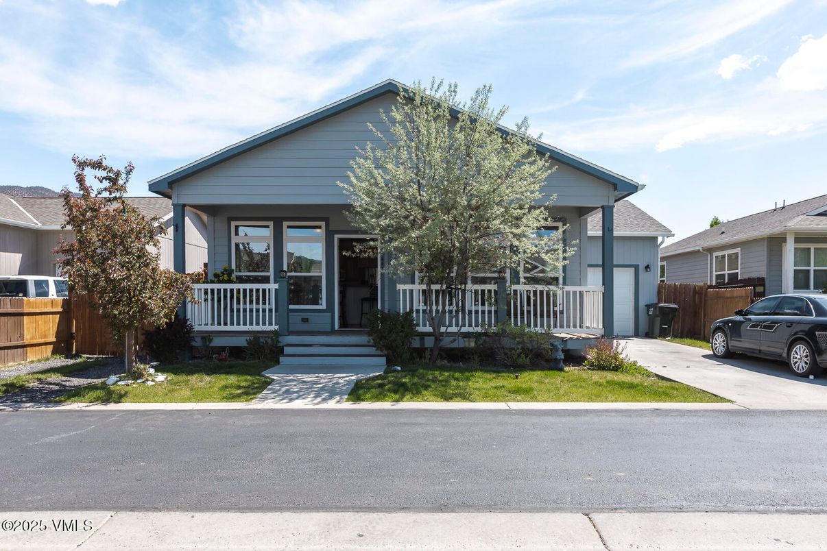 Exterior, Facade, American Craftsman