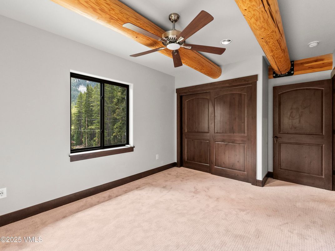 Empty room, Interior, Recessed Lighting, Wooden Beams