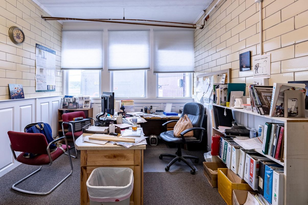 Home Office, Interior