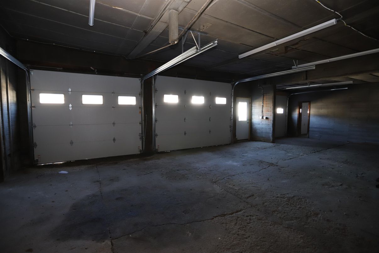 Garage, Interior