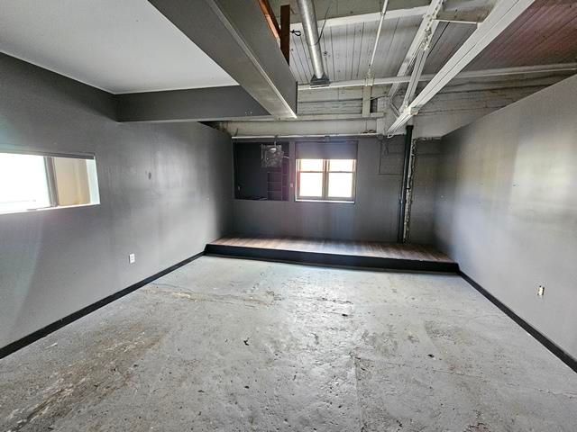 Garage, Interior