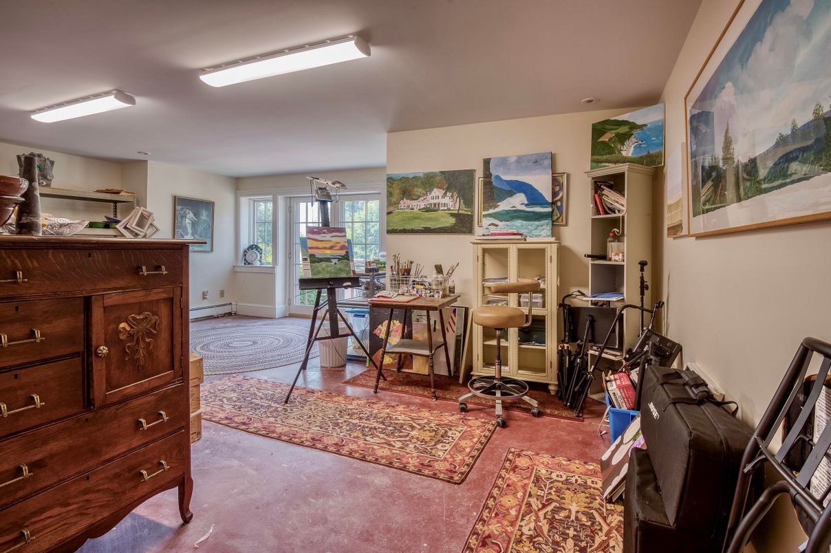 Home Office, Interior