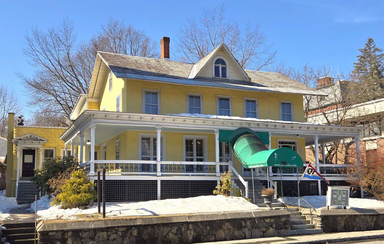 Exterior, Facade, Queen Anne Victorian