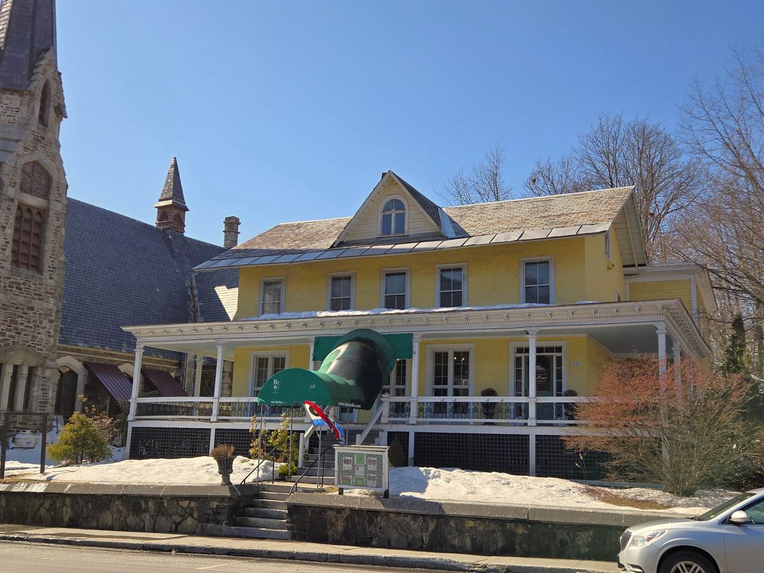 Exterior, Facade, Queen Anne Victorian