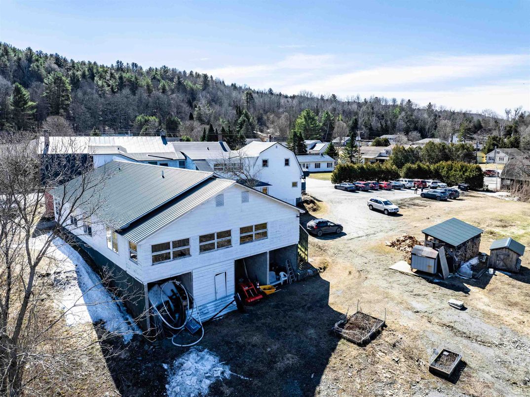 Exterior, Drone