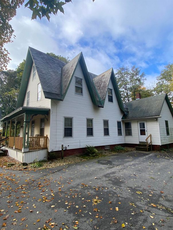 Exterior, Facade, Farmhouse