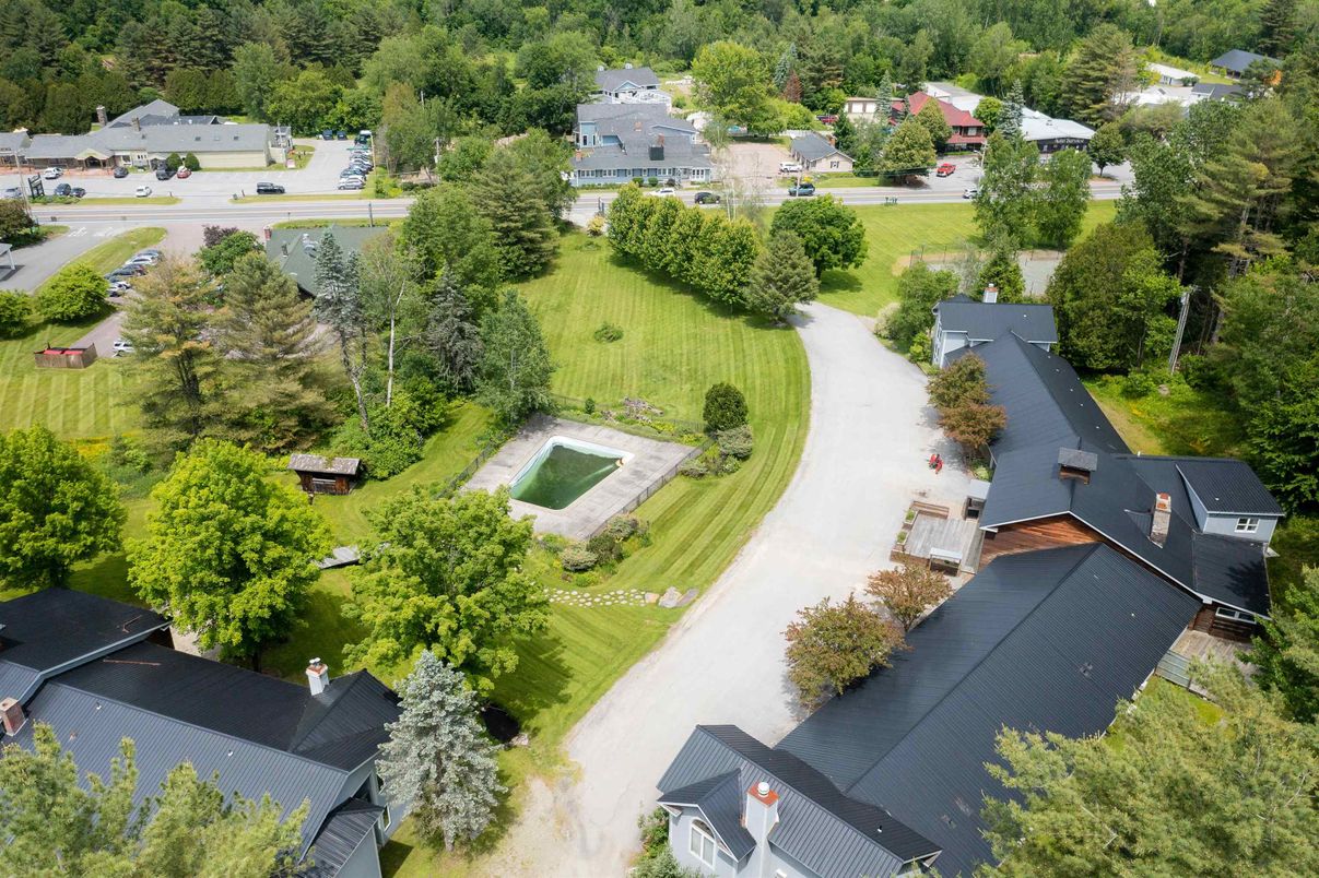 Exterior, Drone