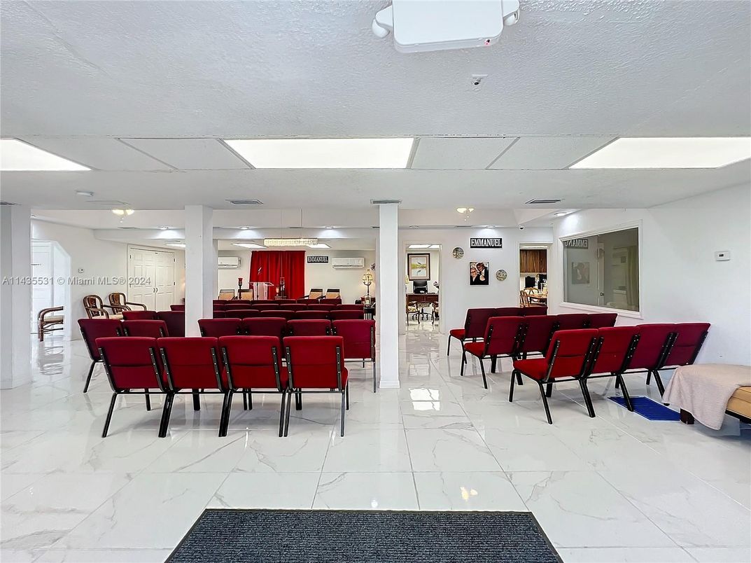 Dining room, Interior, Marble, Recessed Lighting