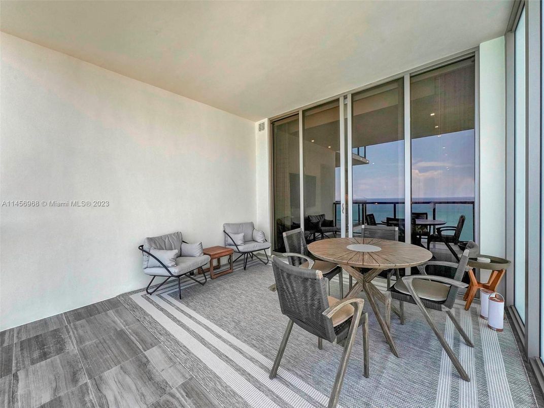Dining room, Interior, Water