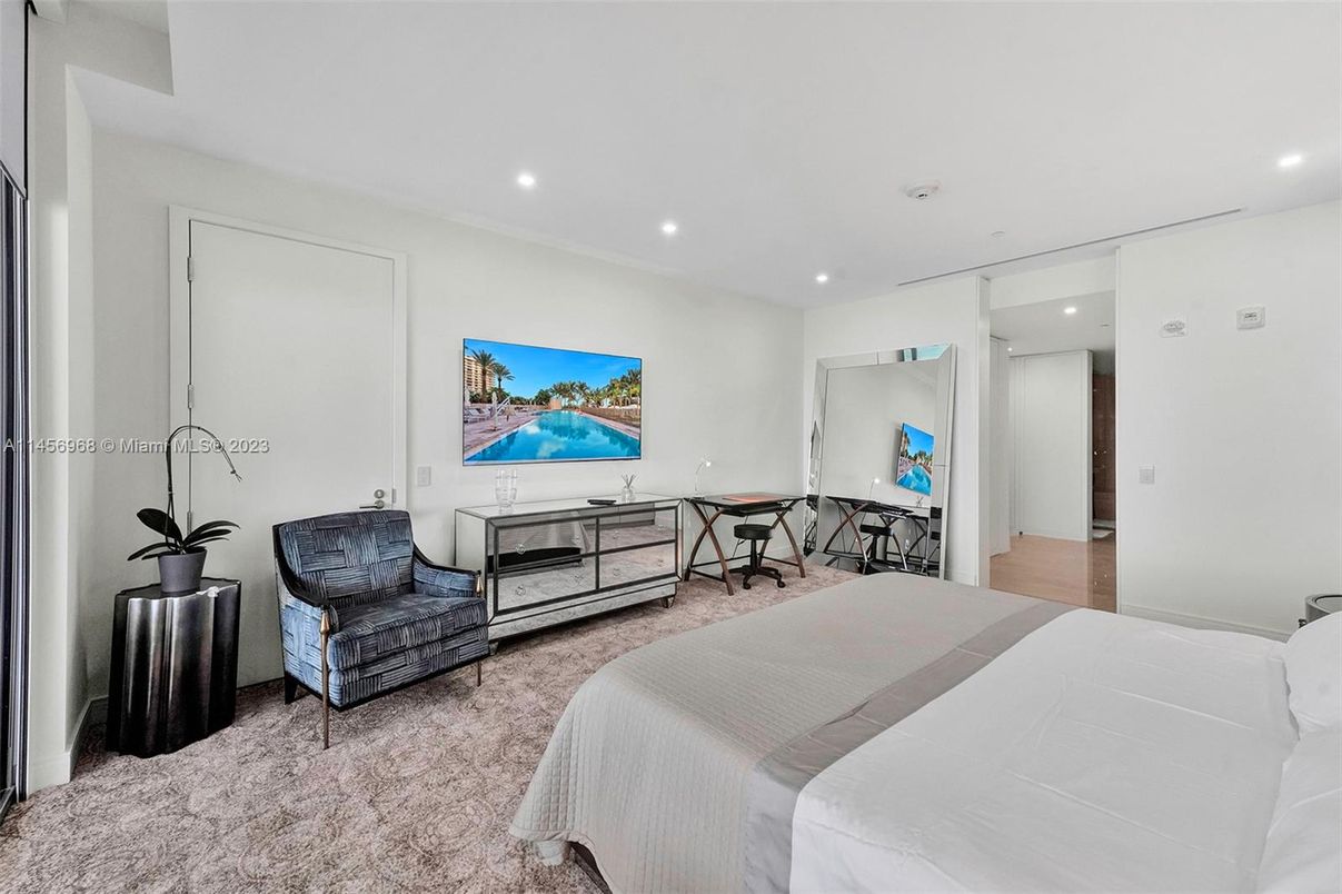 Bedroom, Interior, Recessed Lighting