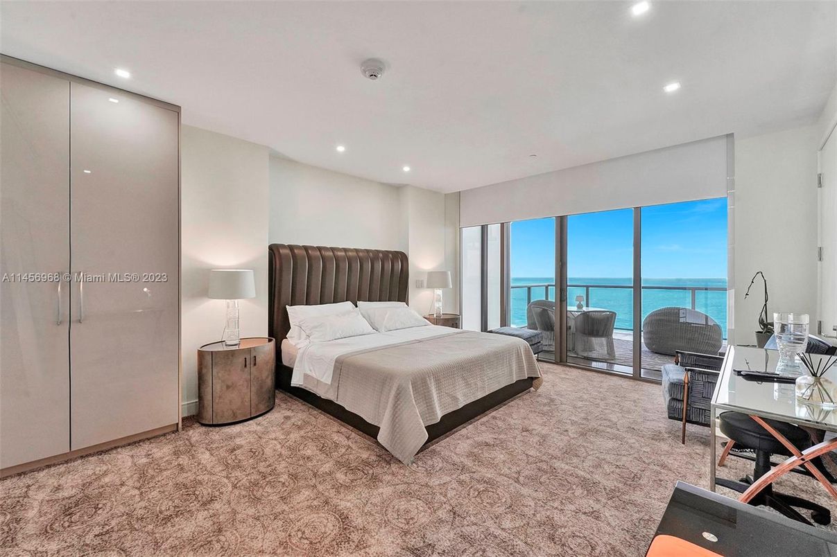 Bedroom, Home Office, Interior, Recessed Lighting, Water
