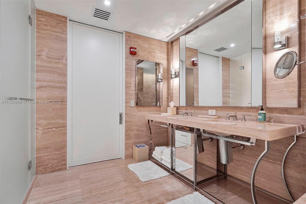 Bathroom, Interior, Recessed Lighting, Wood Texture Flooring