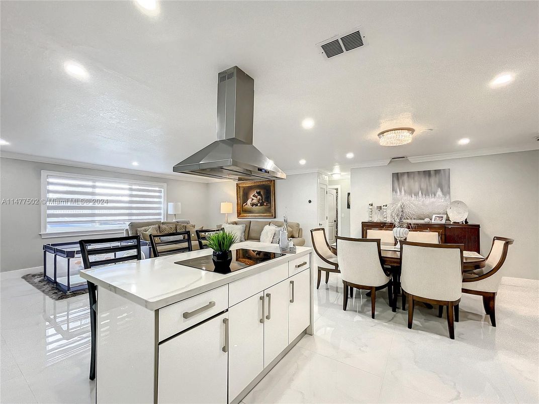 Dining room, Interior, Kitchen, Recessed Lighting