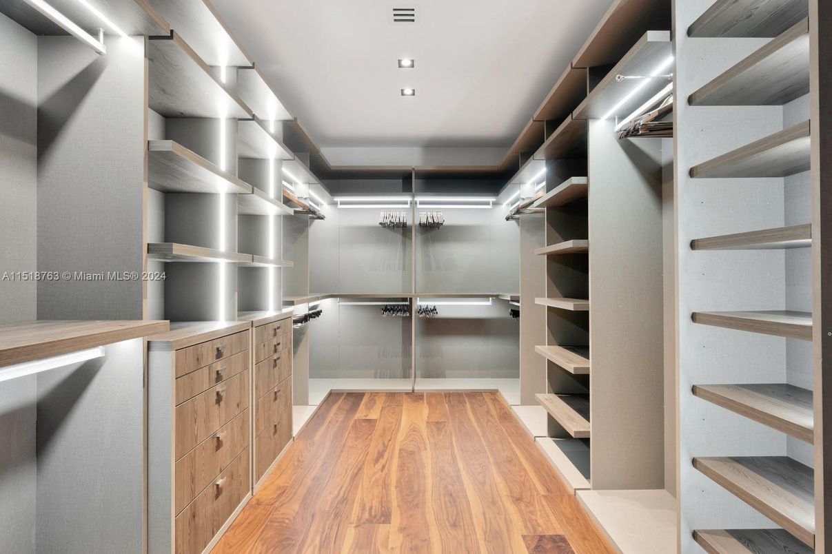 Interior, Recessed Lighting, Walk-in Closets, Wood Texture Flooring