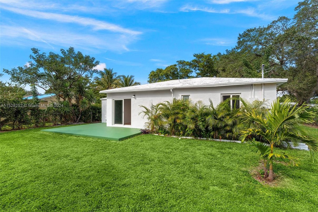 Backyard, Exterior