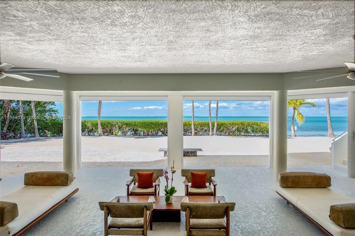 Interior, Living room, Sun Room, Water
