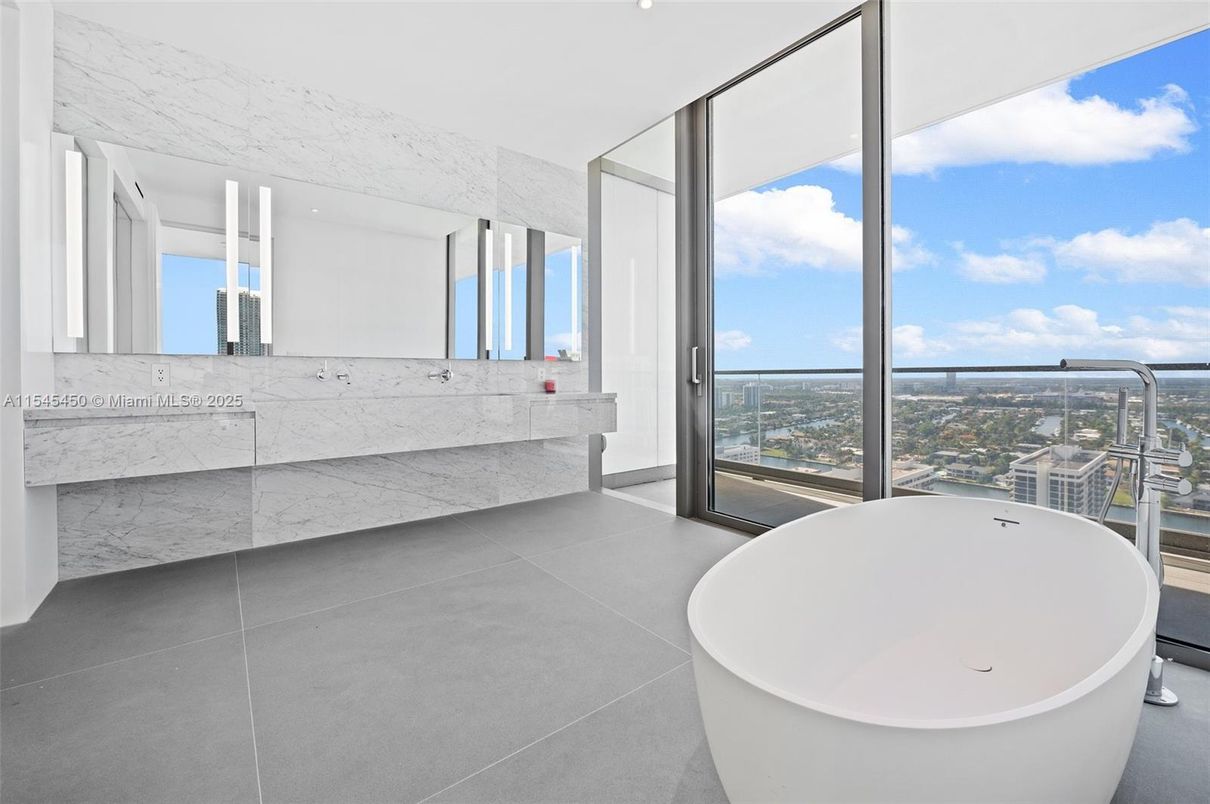 Bathroom, Free Standing Baths, Interior