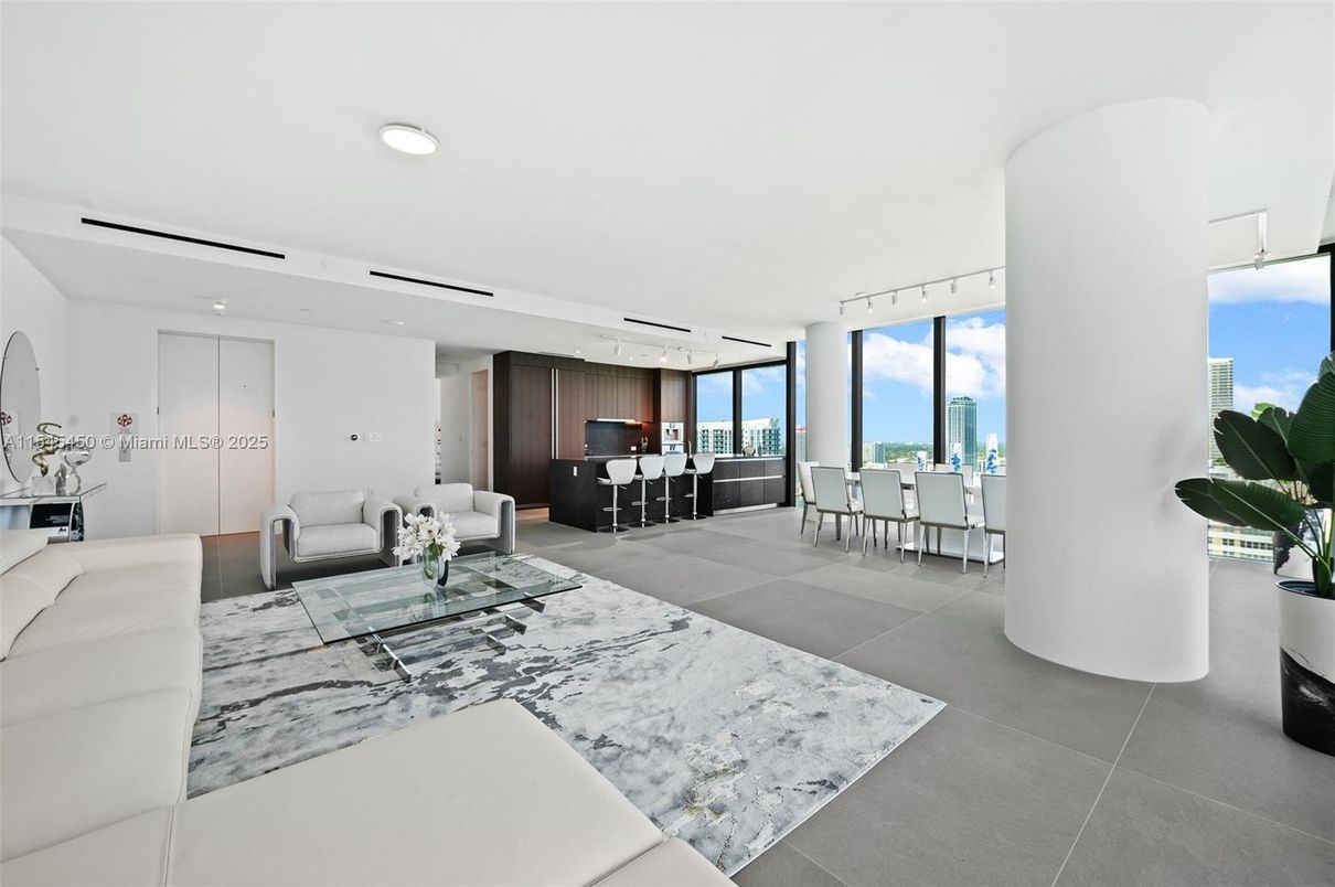 Dining room, Interior, Kitchen, Living room, Recessed Lighting