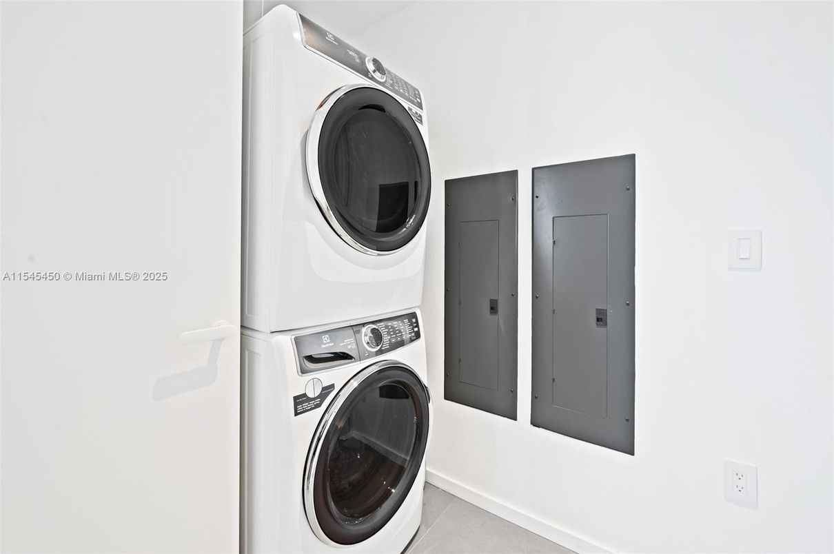 Interior, Utility Closets, Washer