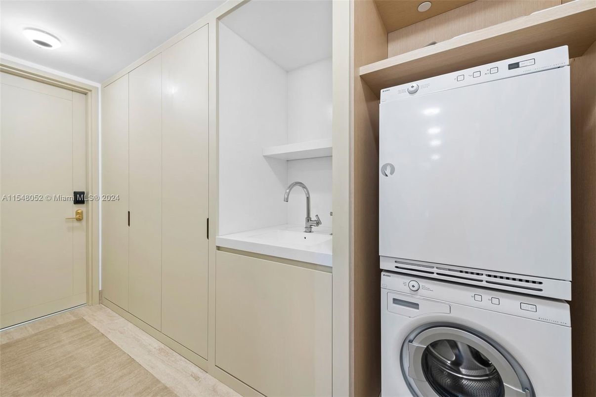 Interior, Recessed Lighting, Utility Closets, Washer, Wood Texture Flooring