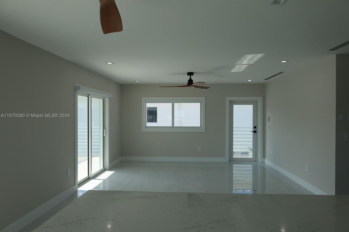 Empty room, Interior, Marble, Recessed Lighting