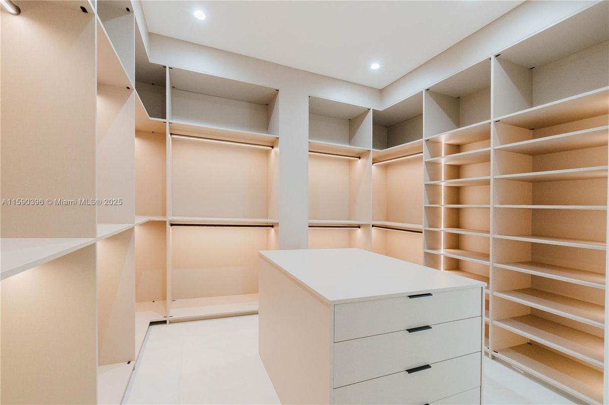Interior, Recessed Lighting, Walk-in Closets