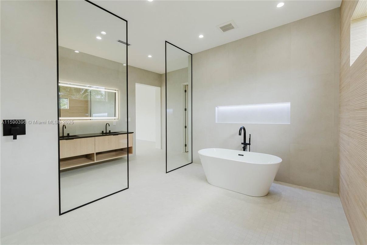 Bathroom, Free Standing Baths, Glass Shower, Interior, Recessed Lighting