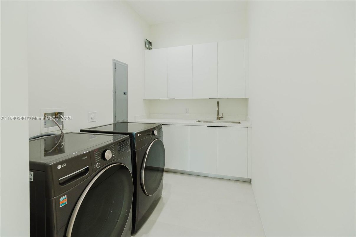 Interior, Washer