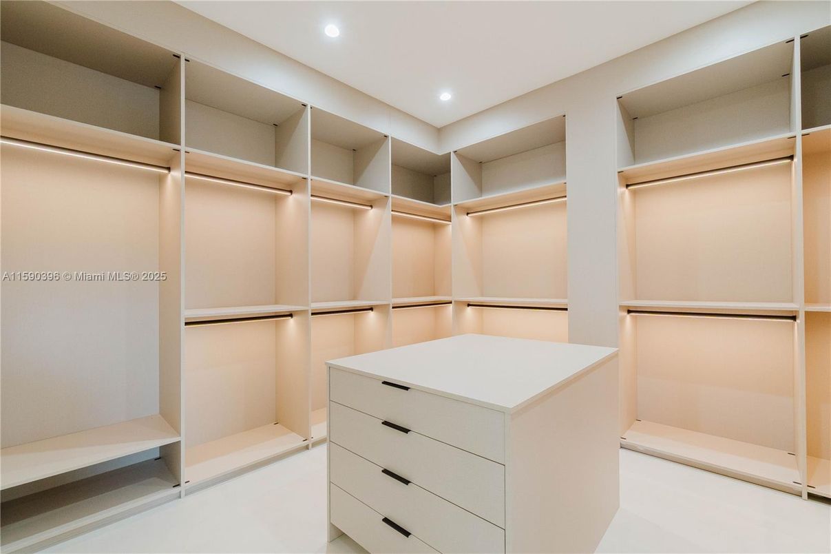 Interior, Recessed Lighting, Walk-in Closets