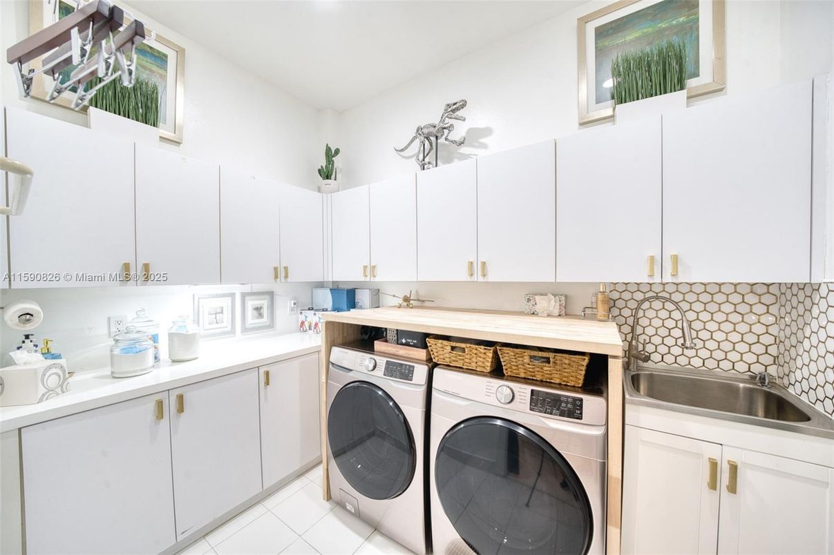 Interior, Washer