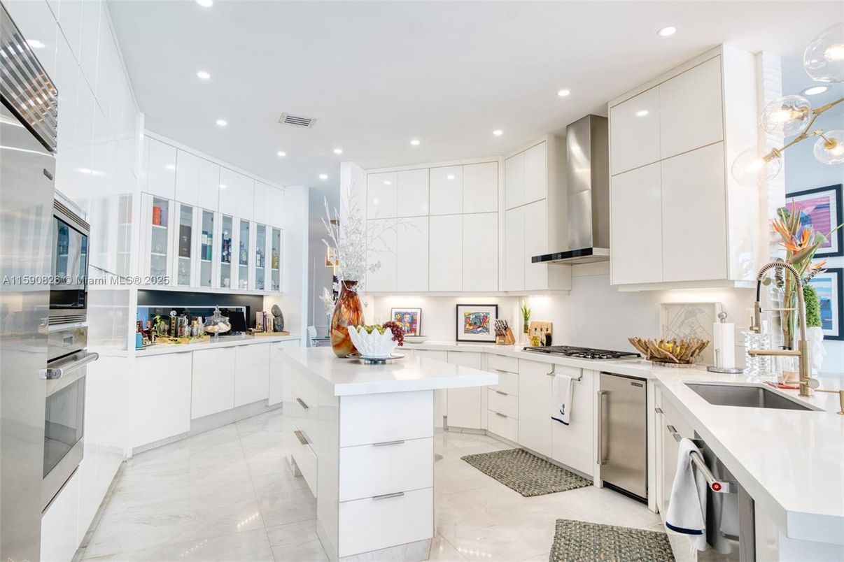 Interior, Kitchen, Pendant Lights, Recessed Lighting, Stainless Steel Appliances