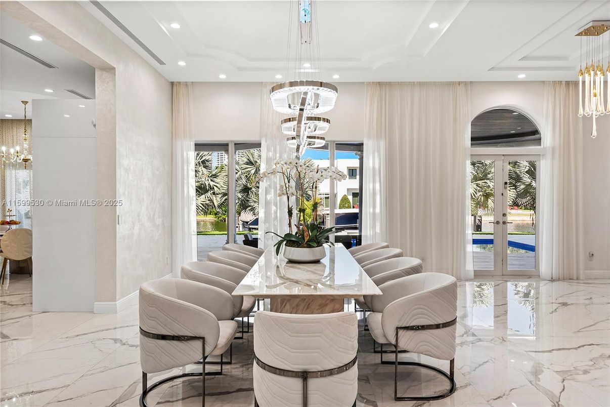 Chandelier, Dining room, Interior, Marble, Pendant Lights, Recessed Lighting