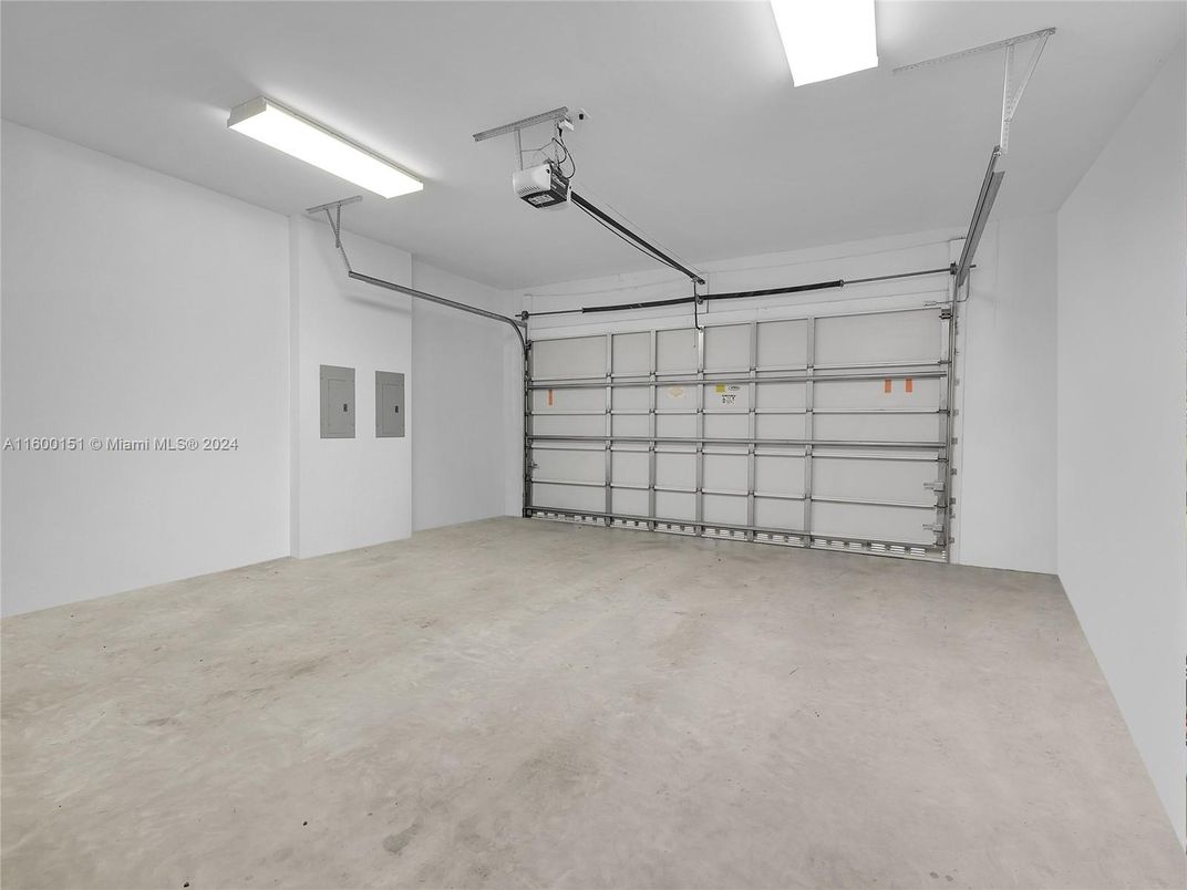 Garage, Interior