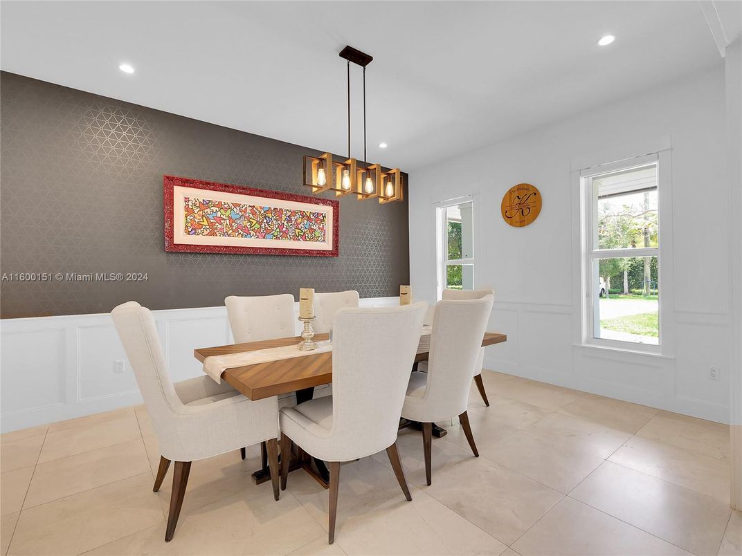 Dining room, Interior, Pendant Lights, Recessed Lighting