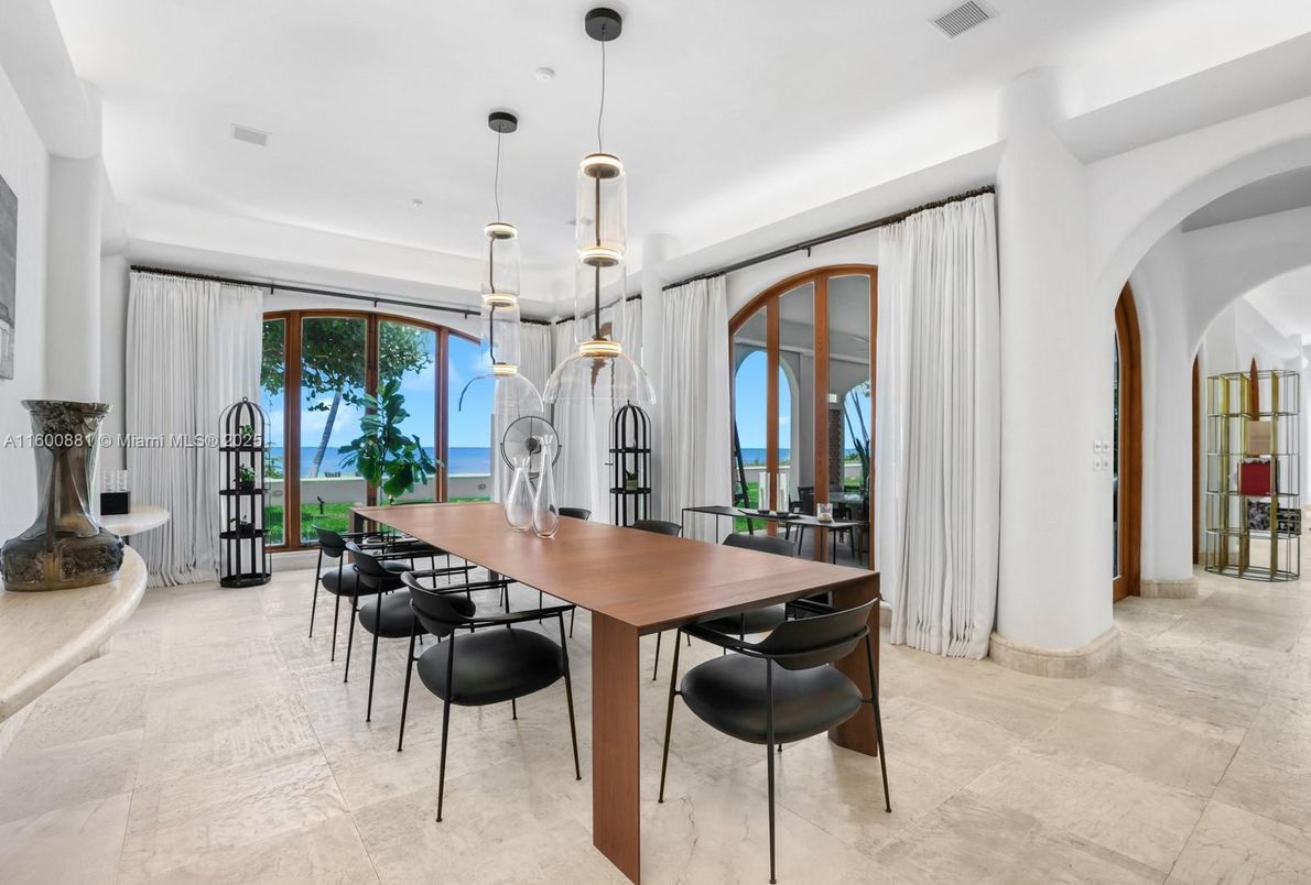 Dining room, Interior, Pendant Lights
