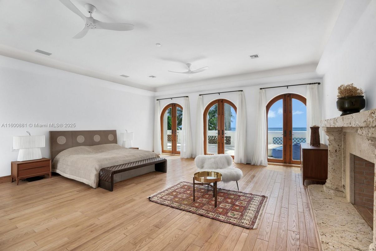 Bedroom, Fireplace, Interior, Recessed Lighting, Wood Texture Flooring