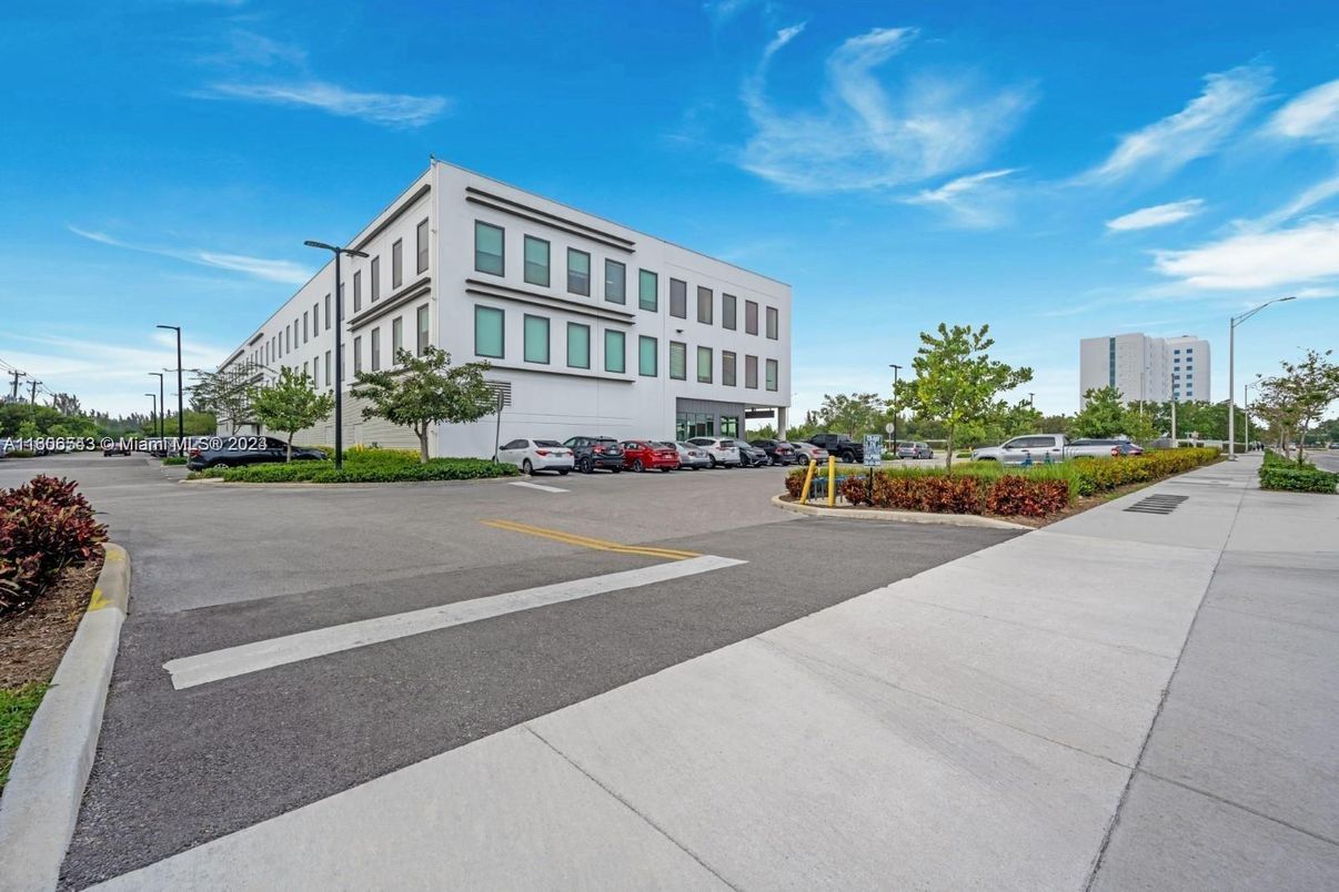 Exterior, Facade, Condo Building