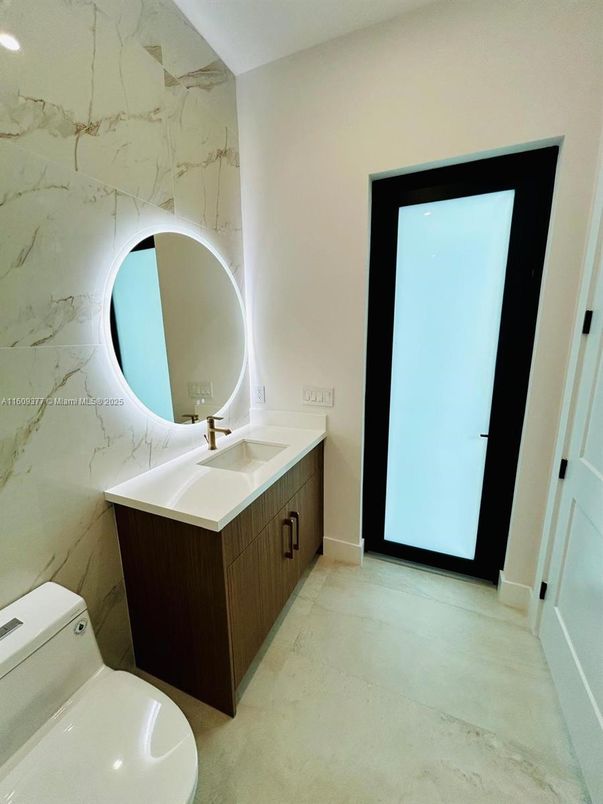 Bathroom, Interior, Marble Walls, Recessed Lighting