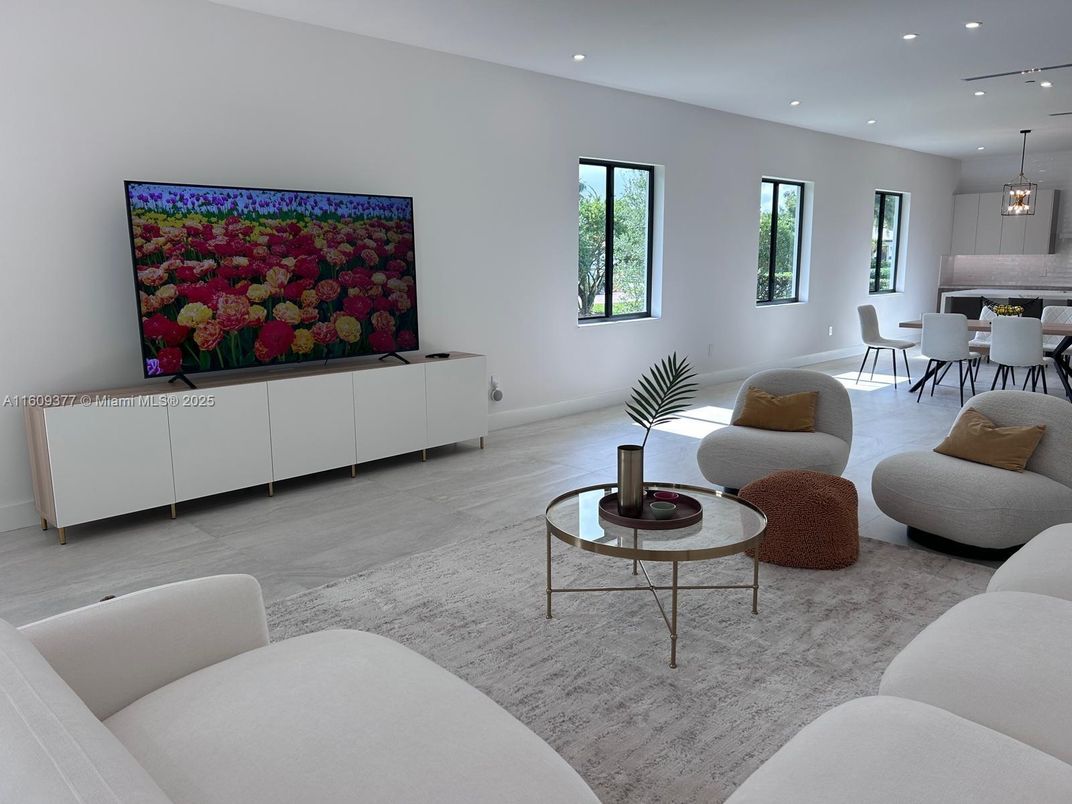 Dining room, Interior, Kitchen, Living room, Pendant Lights, Recessed Lighting