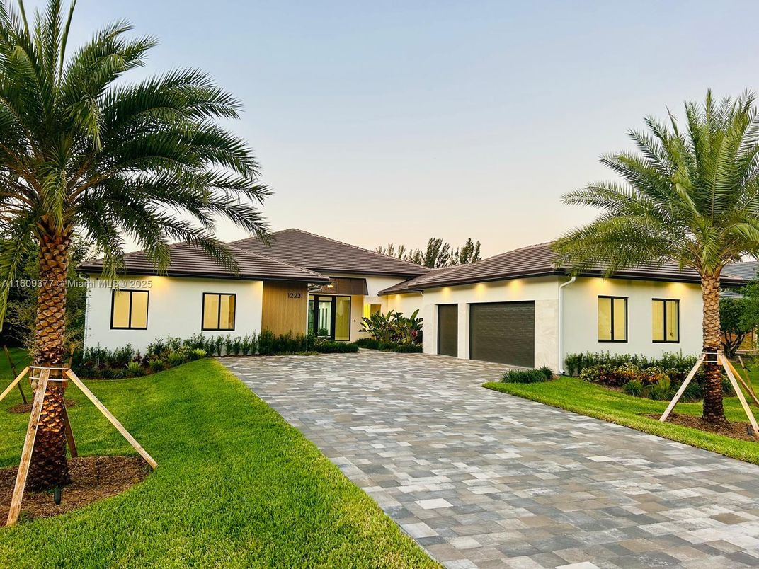 Attached, Backyard, Exterior, Facade, Ranch
