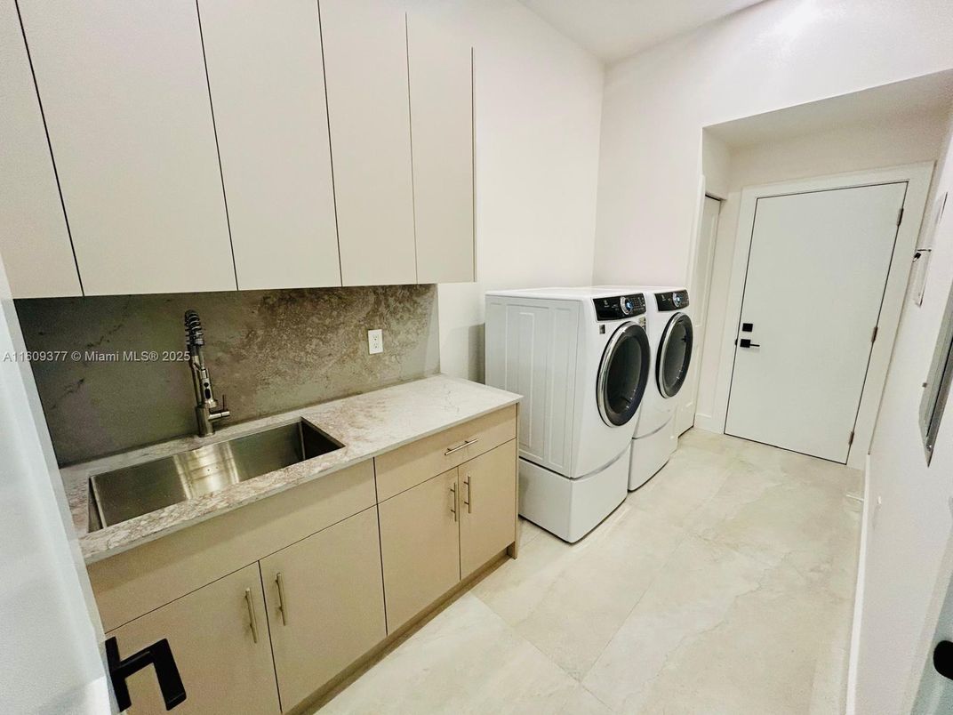 Interior, Washer